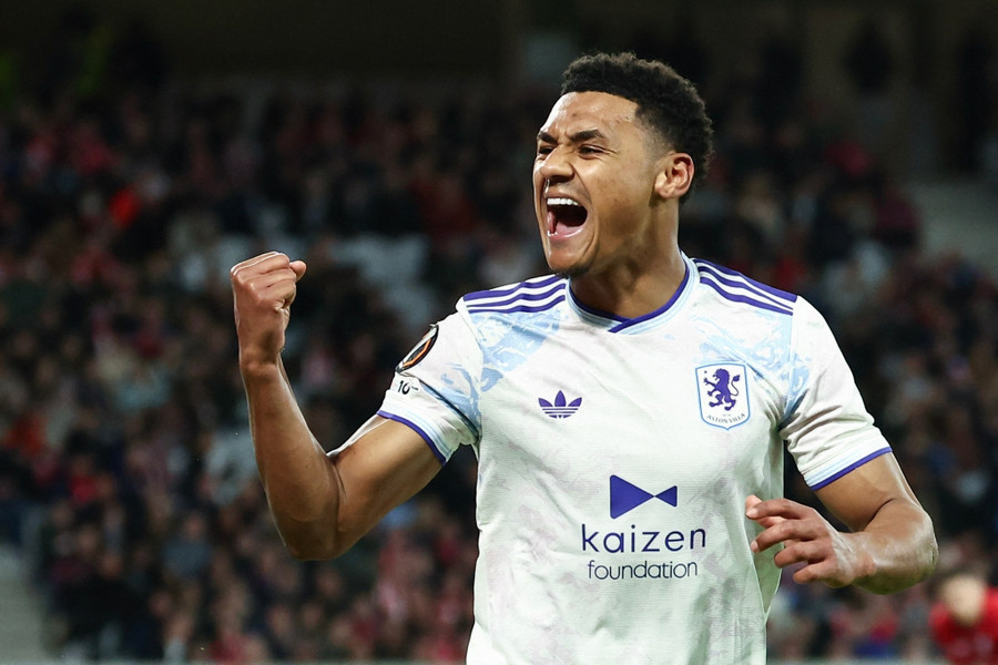 Thủ môn Aston Villa bị phản ứng dữ dội trên đất Pháp