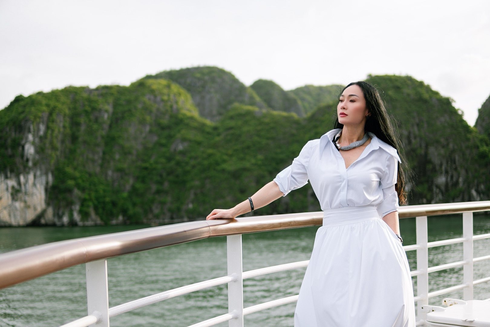 Diễn viên Quách Thu Phương tuổi 50: Độc thân tự tại và tình bạn với Phương Oanh