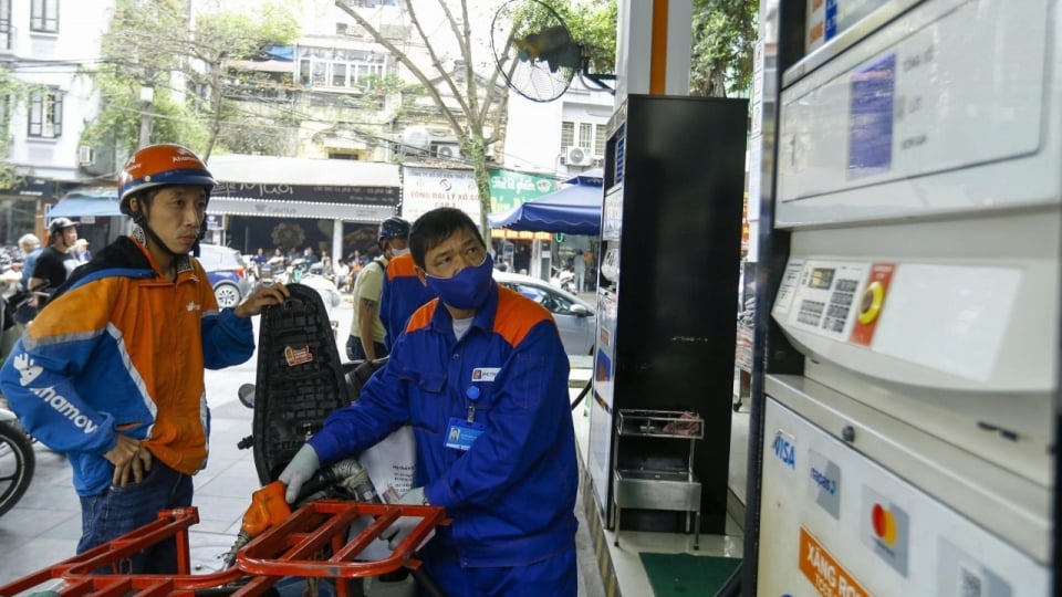 Xả quỹ bình ổn, giá xăng dầu tiếp tục được giữ nguyên