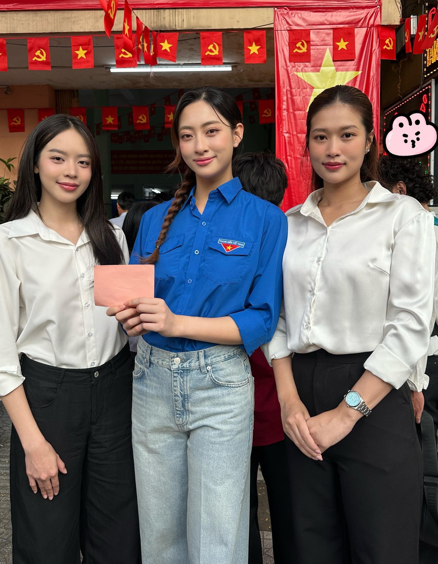 Hoa hậu Thanh Thủy, Thiên Ân cùng nhiều người đẹp nô nức đi bầu cử từ sớm