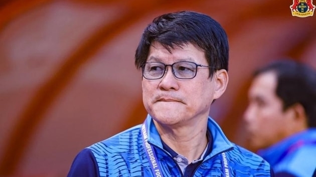 HLV Vũ Tiến Thành chỉ trích quãng nghỉ 5 tuần khiến Ninh Bình sa sút tại V.League