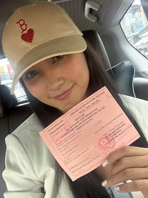 Sao Việt nô nức đi bầu cử, khoe khoảnh khắc khó quên Sao Việt nô nức đi bầu cử, khoe khoảnh khắc khó quên