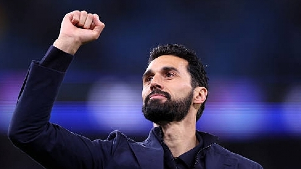 HLV Alvaro Arbeloa lập kỳ tích ở Champions League