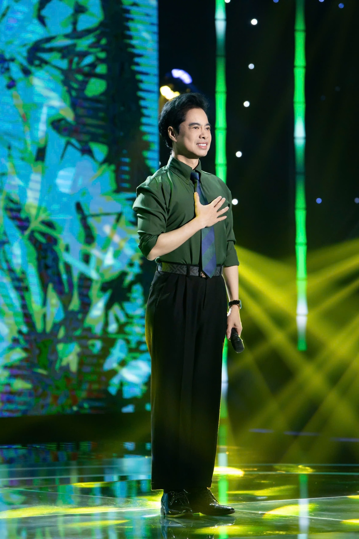 Ca sĩ Siu Black tái xuất rạng rỡ trên sân khấu sau 3 tháng điều trị chạy thận