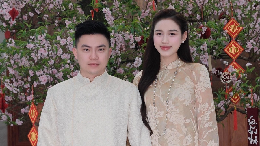 Chồng trúng cử đại biểu HĐND tỉnh Quảng Trị khóa IX, Hoa hậu Đỗ Hà phản ứng gây chú ý