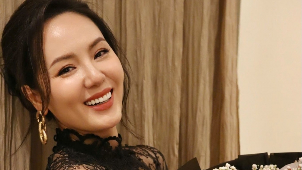 Ca sĩ Phương Linh xinh đẹp, trẻ trung ở tuổi 41
