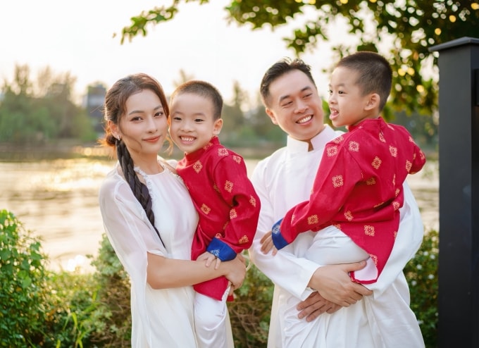 Nhạc sĩ Dương Khắc Linh và Sara Lưu chuẩn bị đón cặp song sinh thứ hai