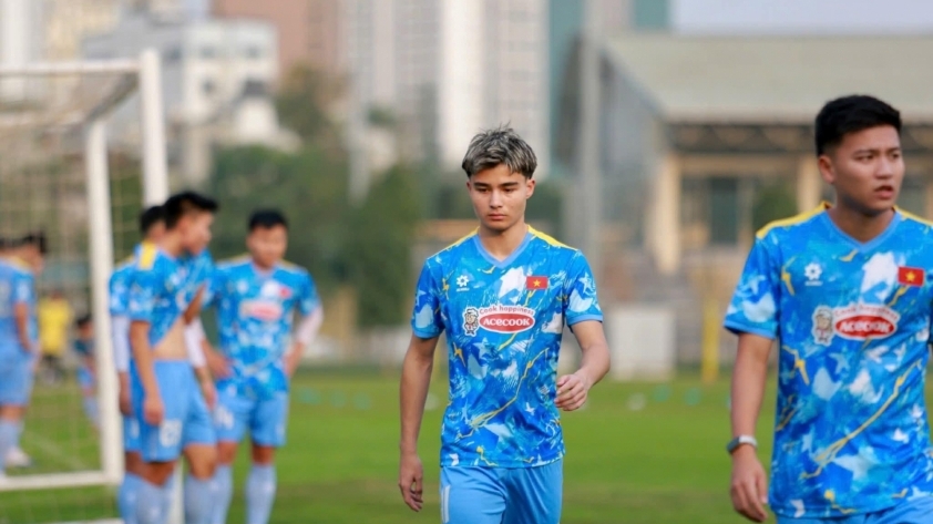 Tiền đạo Moric bị gạch tên khỏi U23 Việt Nam