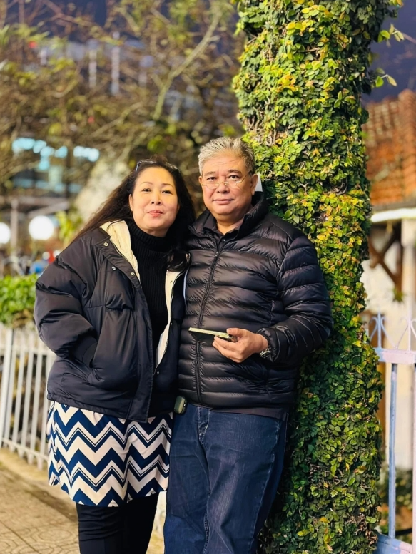 NSND Hồng Vân và Lê Tuấn Anh: Hôn nhân hơn 20 năm và nhan sắc ái nữ giống hệt mẹ