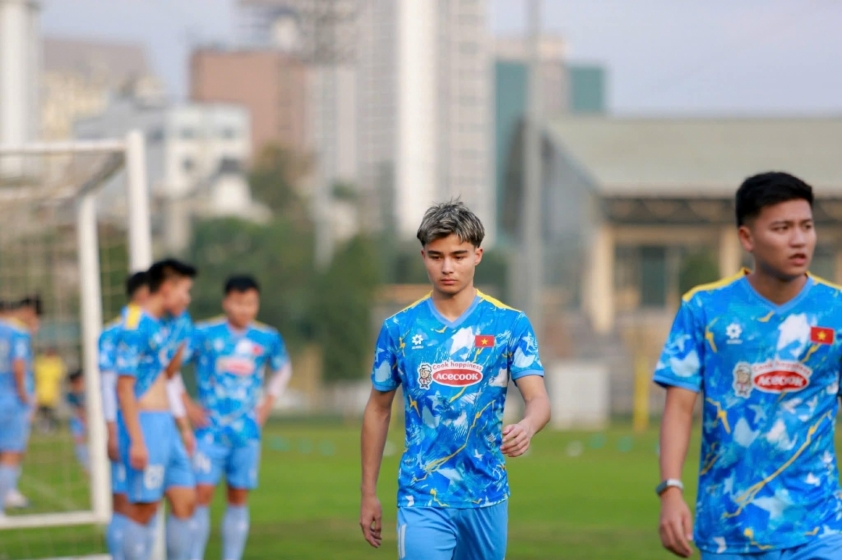 Tiền đạo Moric bị gạch tên khỏi U23 Việt Nam Tiền đạo Moric bị gạch tên khỏi U23 Việt Nam