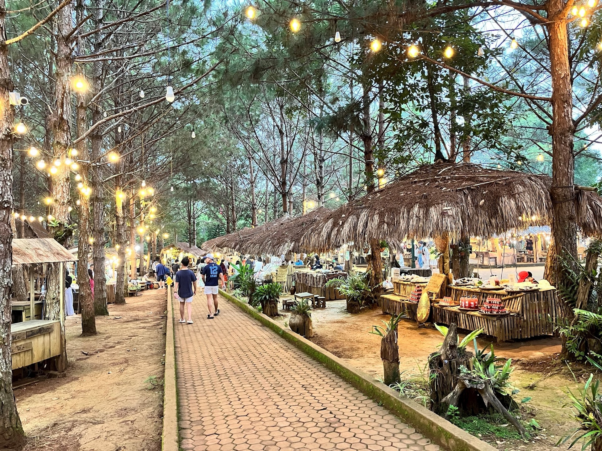 Khám phá chợ phiên độc đáo ở Măng Đen