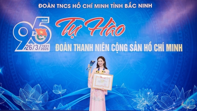 Hòa Minzy được vinh danh Gương mặt trẻ tiêu biểu tỉnh Bắc Ninh năm 2025