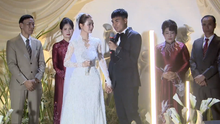 Đám cưới MC Mù Tạt và cầu thủ Đức Huy: Lời bộc bạch xúc động về người cha quá cố Đám cưới MC Mù Tạt và cầu thủ Đức Huy: Lời bộc bạch xúc động về người cha quá cố