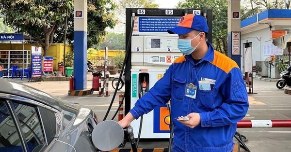 Giữ ổn định nguồn cung xăng dầu trước khủng hoảng toàn cầu