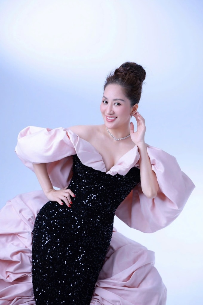 Khánh Thi đón tuổi 44: Nhan sắc mặn mà và những chiêm nghiệm về sự nghiệp