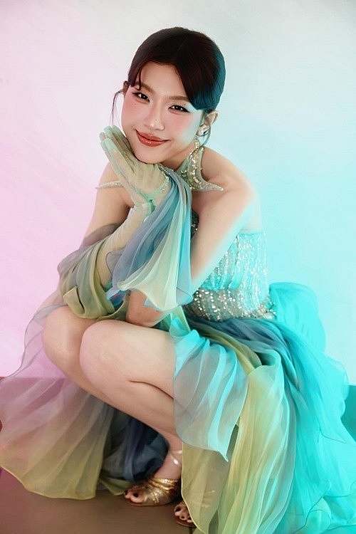 Lamoon xinh tựa 'bạch nguyệt quang', phong cách thời trang ấn tượng