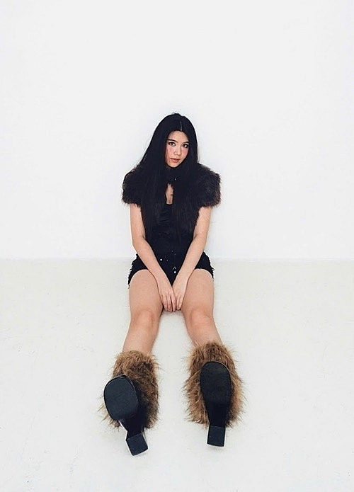 Con gái út Quyền Linh gây chú ý với vẻ ngoài quyến rũ ở tuổi 18