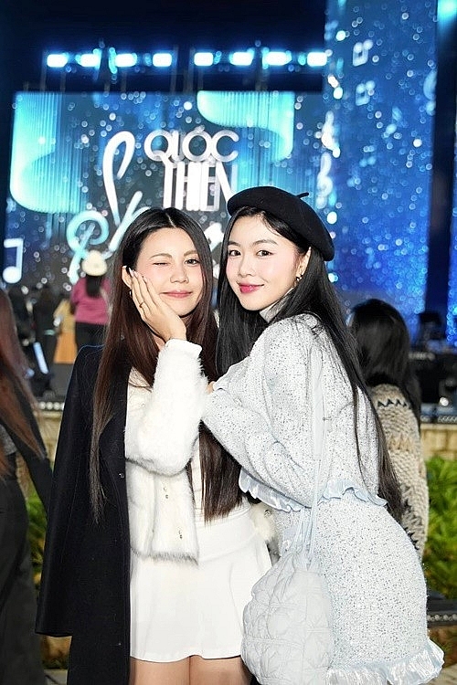 Con gái út Quyền Linh gây chú ý với vẻ ngoài quyến rũ ở tuổi 18