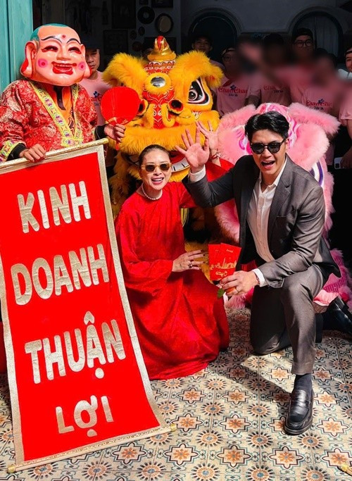 Cát Tường đóng quán cafe, hào quang có giúp sao Việt hái ra tiền?