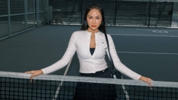 H'Hen Niê khoe vóc dáng đẹp 'miễn chê' trên sân tennis