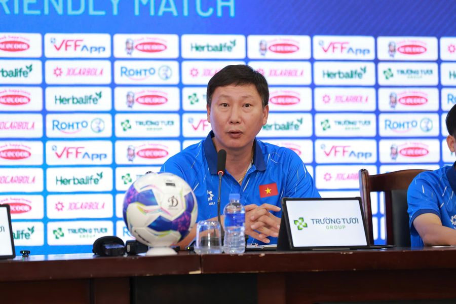 HLV Kim Sang-sik tự tin khi sở hữu Xuân Son, Hoàng Hên HLV Kim Sang-sik tự tin khi sở hữu Xuân Son, Hoàng Hên