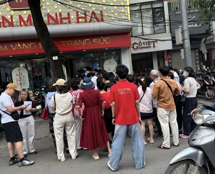 Nhà đầu tư chùn tay khi Bảo Tín Minh Châu mở cửa trở lại