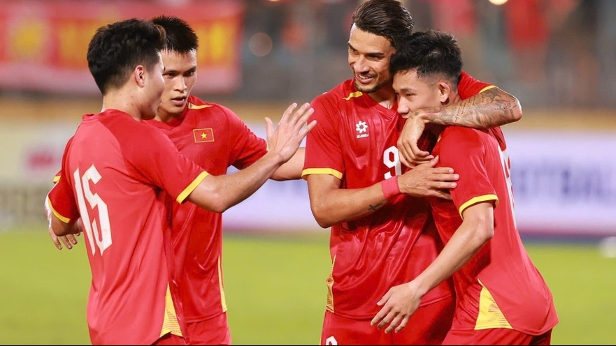 Tuyển Việt Nam thắng đậm Bangladesh trên sân Hàng Đẫy