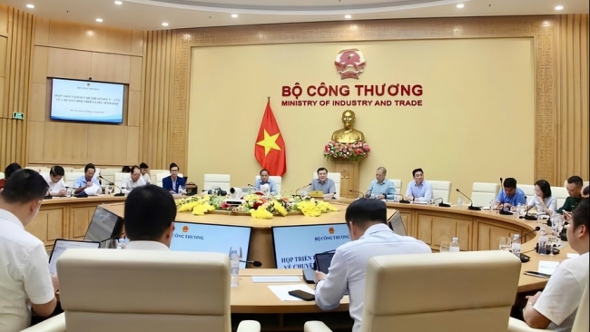 Bộ Công Thương lấy ý kiến, xem xét triển khai xăng E10 ngay trong tháng 4