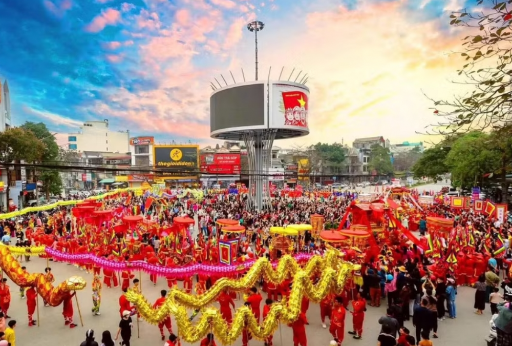 Nghệ sĩ Xuân Hinh, Thanh Thanh Hiền tham gia lễ hội đền Hạ tại Tuyên Quang Nghệ sĩ Xuân Hinh, Thanh Thanh Hiền tham gia lễ hội đền Hạ tại Tuyên Quang