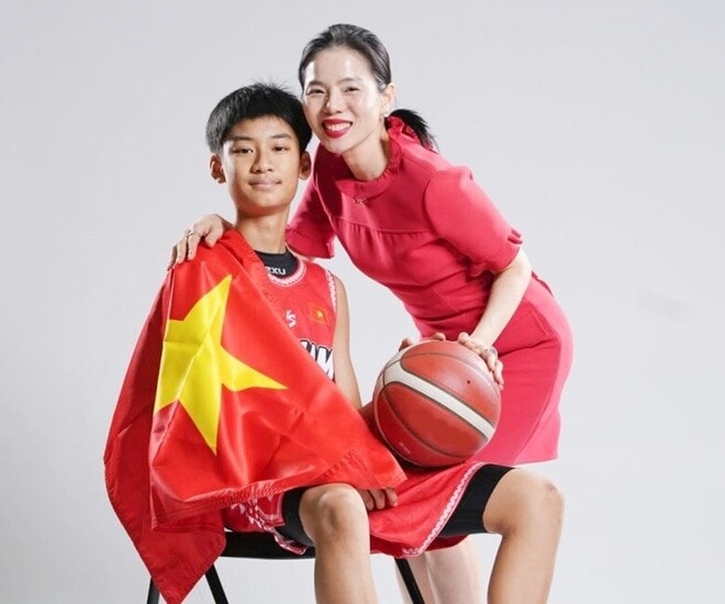 Con trai ca sĩ Lệ Quyên đại diện Việt Nam tại sự kiện quốc tế