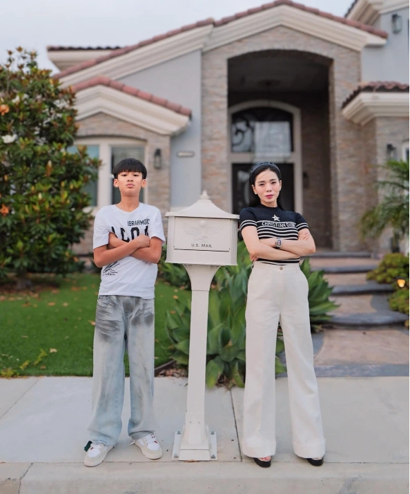 Con trai ca sĩ Lệ Quyên đại diện Việt Nam tại sự kiện quốc tế