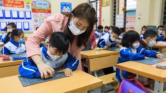 Nóng: Hà Nội cho học sinh từ 6-11 tuổi quay lại trường học trực tiếp từ 6/4