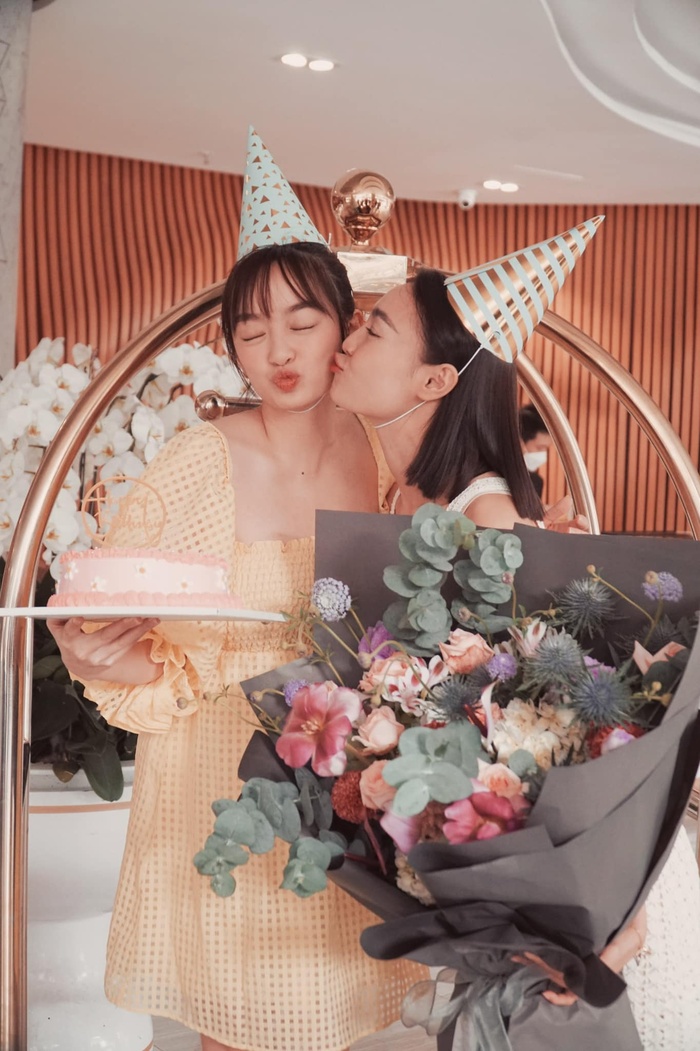 Lan Ngọc đến dự sinh nhật của Kaity Nguyễn và một sao nam Vbiz: 'Đánh úp' bất ngờ khiến chính chủ méo mặt