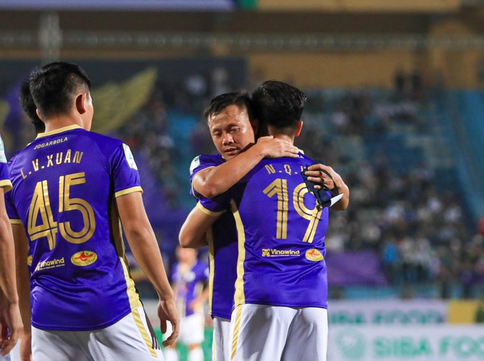 Sinh nhật tuổi 25, Quang Hải chính thức trở thành cầu thủ tự do