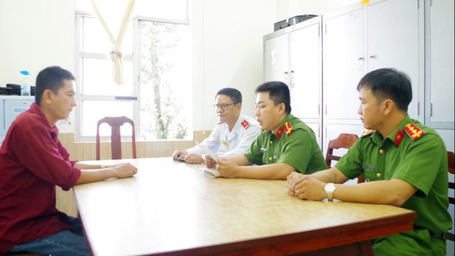 Phạt chủ tàu bỏ rơi đoàn khách giữa đường vì không vào vườn trái cây ở Cần Thơ