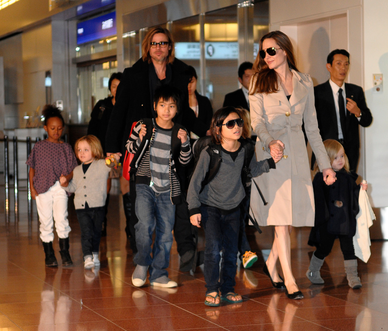 Angelina Jolie bị tố “cố làm tổn thương” Brad Pitt