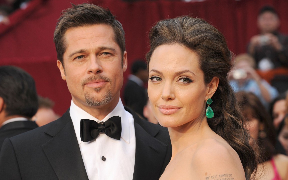 Angelina Jolie bị tố “cố làm tổn thương” Brad Pitt