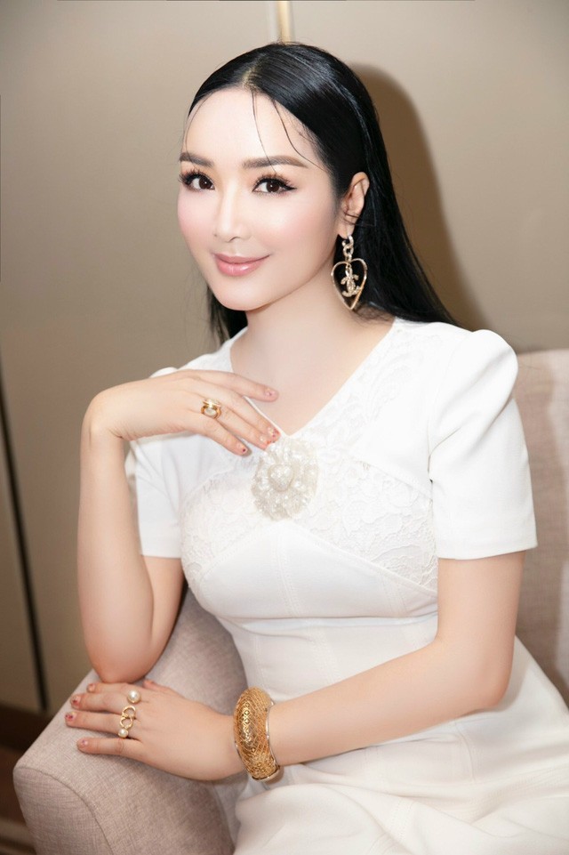 Hoa hậu Giáng My lần đầu xuất hiện sau ồn ào của Tân Hoàng Minh