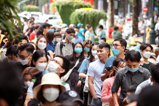 Cập nhật tình hình nghỉ lễ khắp mọi miền: Mọi cao tốc tắc nặng, Vũng Tàu nghẹt người nhưng Đà Lạt mới ùn "sương sương" Cập nhật tình hình nghỉ lễ khắp mọi miền: Mọi cao tốc tắc nặng, Vũng Tàu nghẹt người nhưng Đà Lạt mới ùn "sương sương"