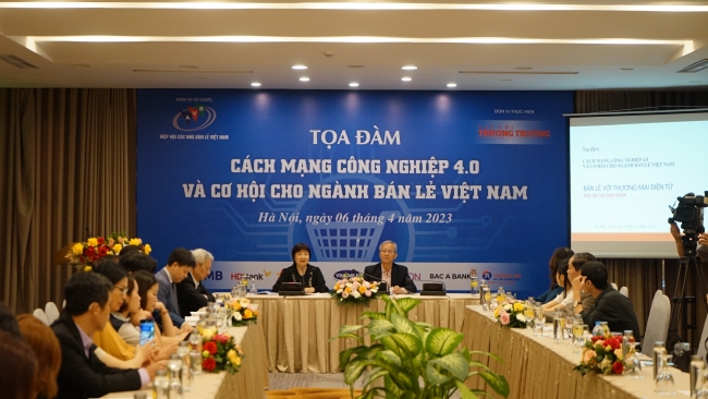 Tọa đàm "Cách mạng công nghiệp 4.0 và cơ hội cho ngành bán lẻ Việt Nam"