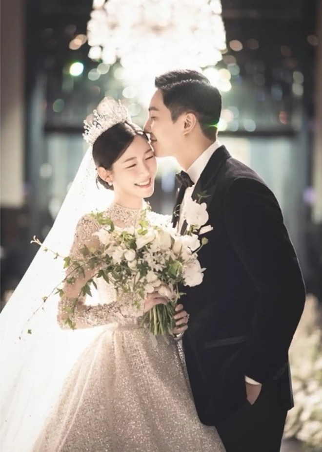 Lee Seung Gi và Lee Da In chi 76.000 USD tổ chức lễ cưới xa hoa