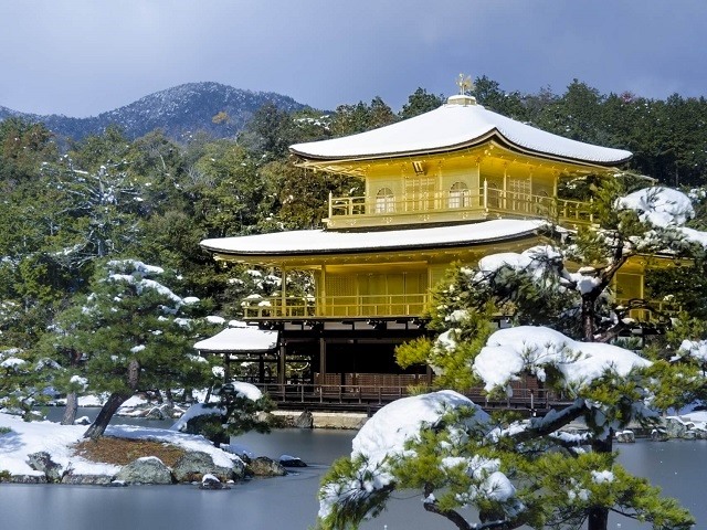 Kinkakuji - ngôi chùa thiêng dát vàng ở Nhật Bản