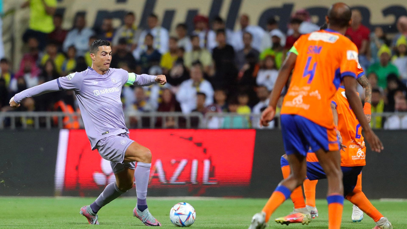 Ronaldo: Nhà giàu không hạnh phúc ở Saudi Arabia