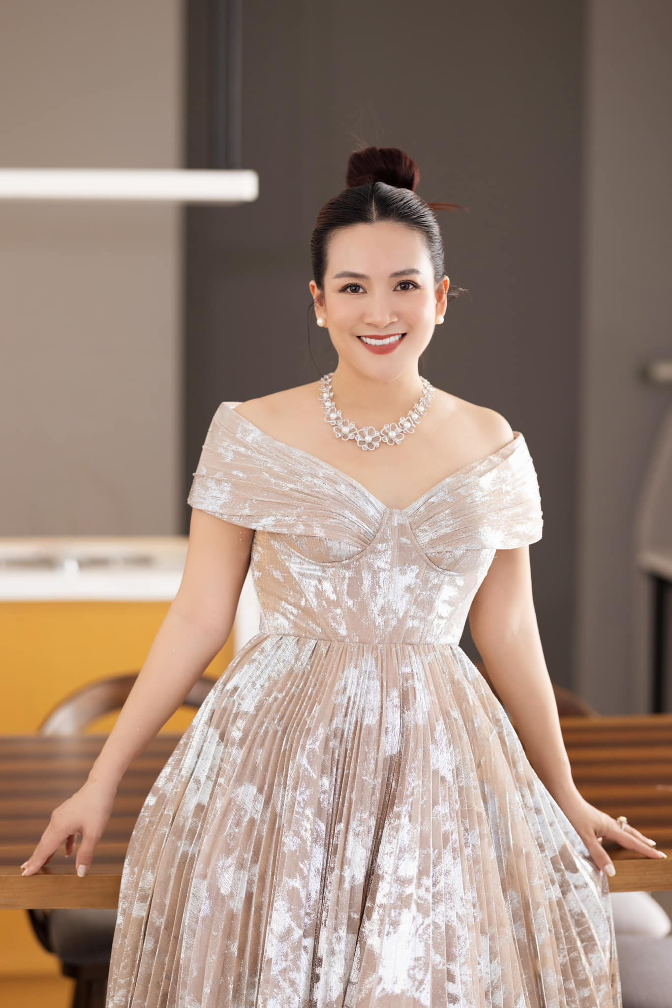 Hôn nhân ngọt ngào 15 năm của MC Bình Minh và vợ doanh nhân Hôn nhân ngọt ngào 15 năm của MC Bình Minh và vợ doanh nhân