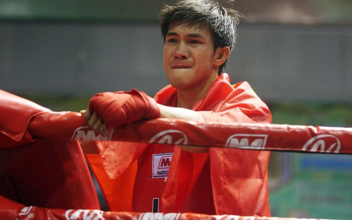 Độc lạ SEA Games: Nguyễn Trần Duy Nhất đánh cho võ sỹ Lào tơi tả nhưng vẫn bất ngờ bị xử thua