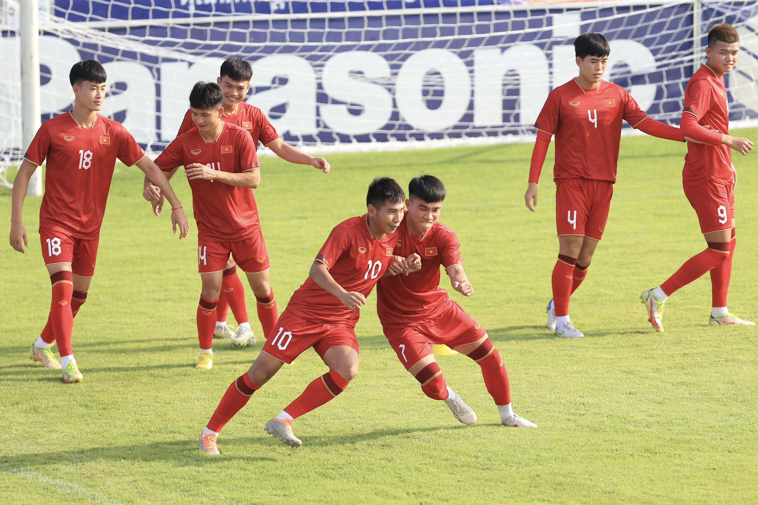 U22 Việt Nam rộn tiếng cười, hứng khởi chờ đấu Lào U22 Việt Nam rộn tiếng cười, hứng khởi chờ đấu Lào