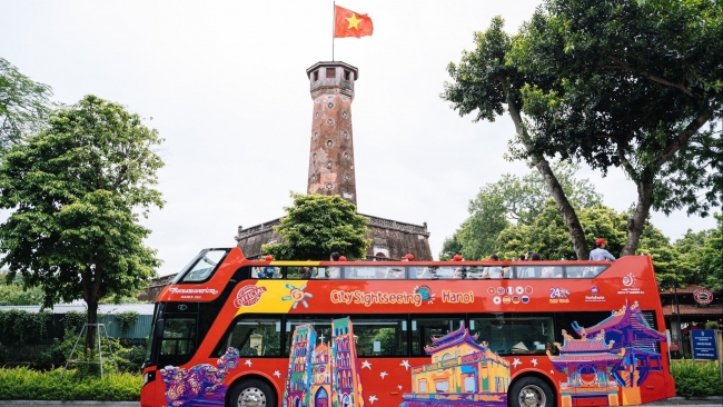 Miễn phí vé tham quan Hà Nội bằng xe buýt hai tầng trong kì nghỉ lễ 30/4