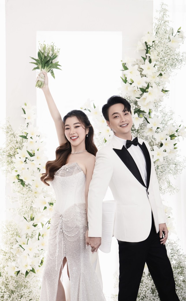 TiTi nhóm HKT thông báo kết hôn ảnh 1