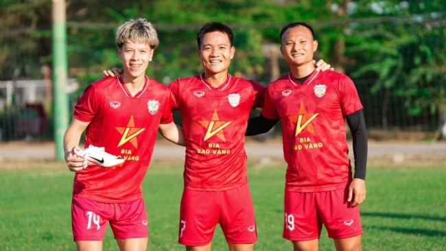 Sao Việt kiều từ chối AC Milan, về đá V-League là ai?