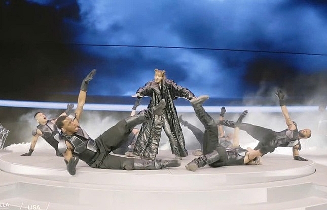 Lisa (BLACKPINK) tạo hình ‘cực cháy’, khuấy động sân khấu 'Coachella 2025'